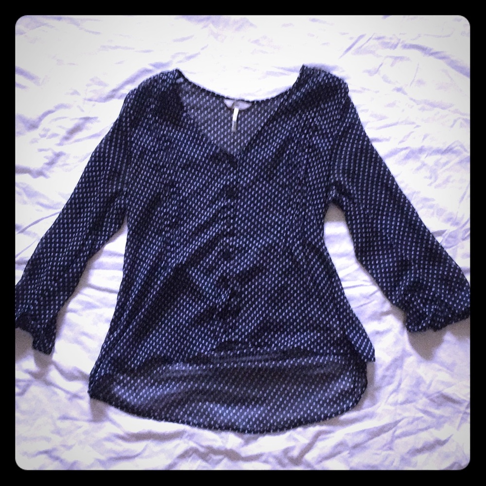 ❗️FINAL SALE ❗️💙 Polka dot sheer blouse